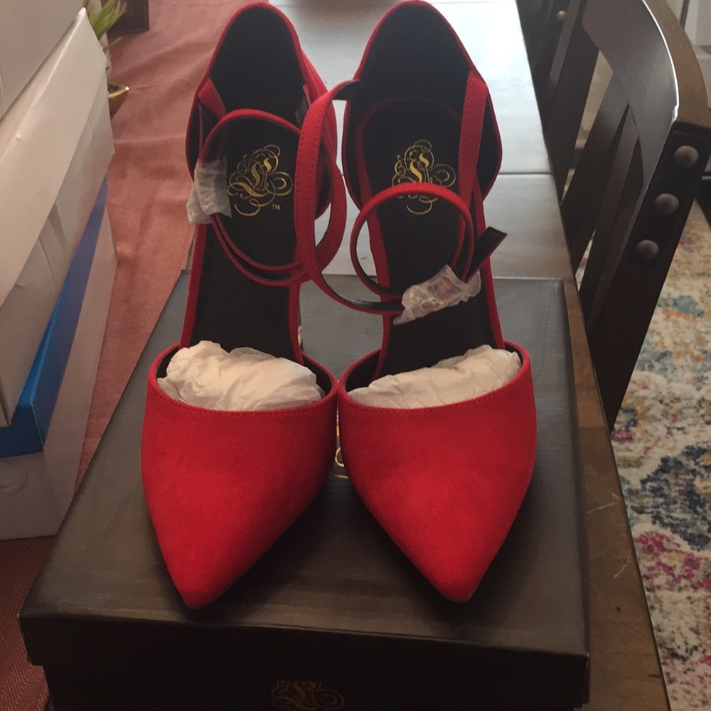 Red glass wedges